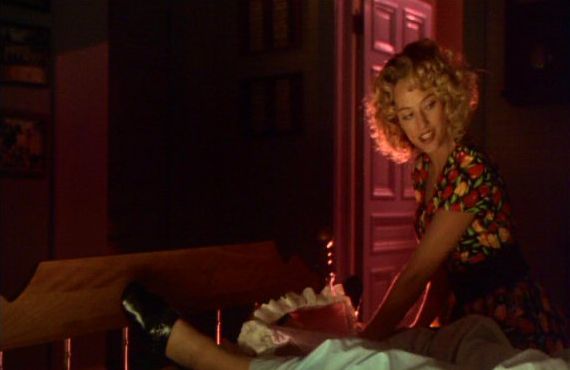 TheHotSpot1990_ScreenCaps-68.jpg