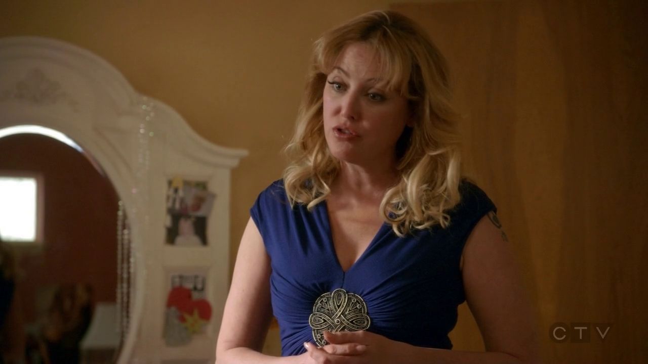 ScreenCaps_1x01-401.jpg