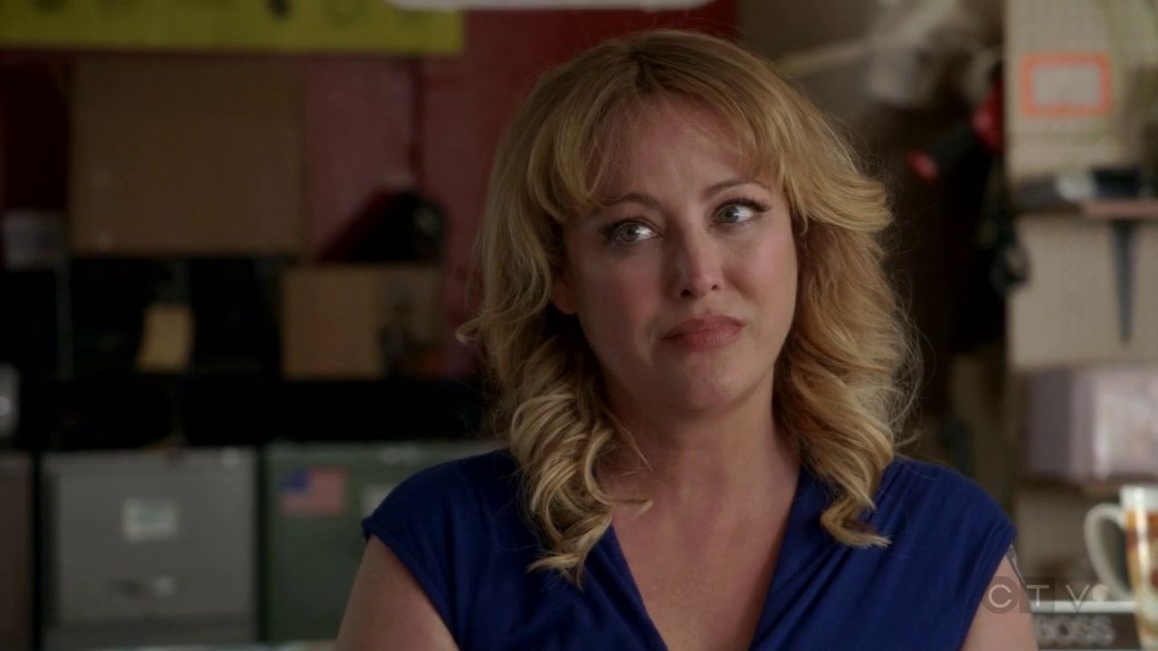 ScreenCaps_1x01-472.jpg