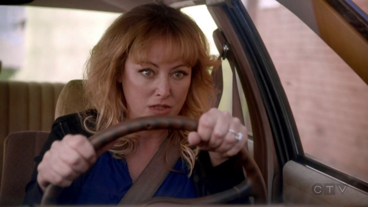 ScreenCaps_1x01-481.jpg