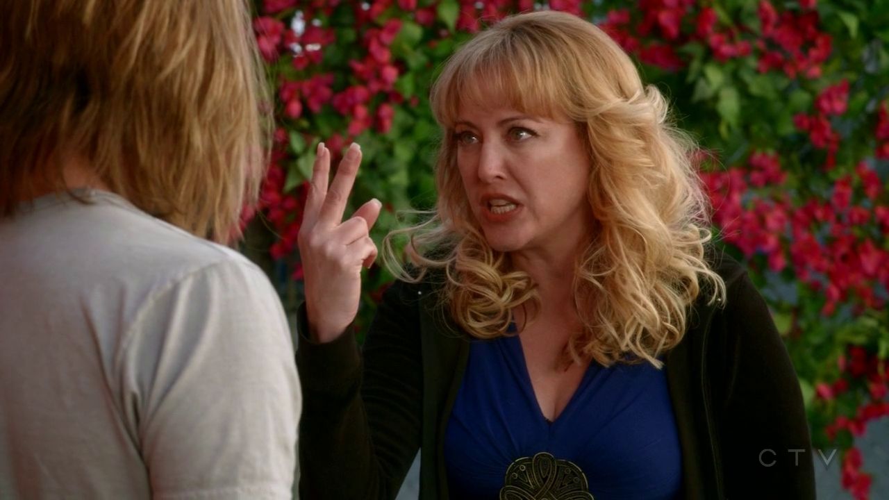 ScreenCaps_1x01-494.jpg ScreenCaps_1x01-494.jpg
