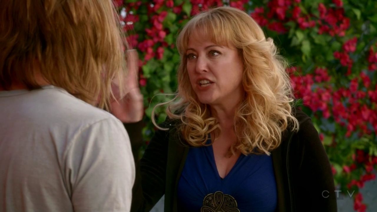 ScreenCaps_1x01-501.jpg
