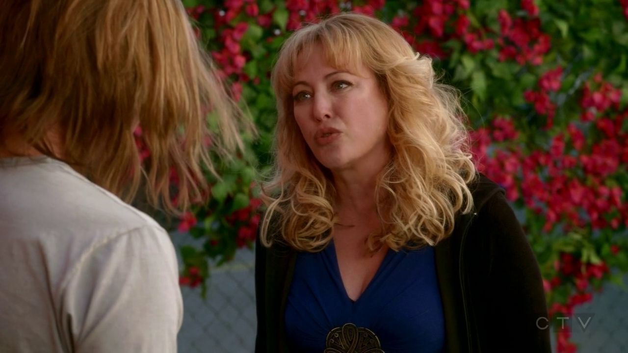ScreenCaps_1x01-520.jpg