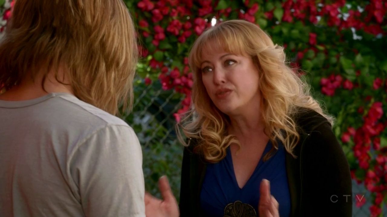 ScreenCaps_1x01-532.jpg