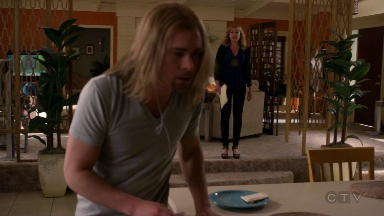 ScreenCaps_1x01-573.jpg