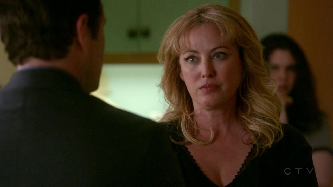 ScreenCaps_1x01-76.jpg