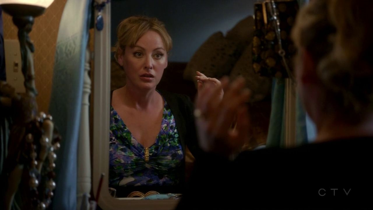ScreenCaps_1x01-903.jpg
