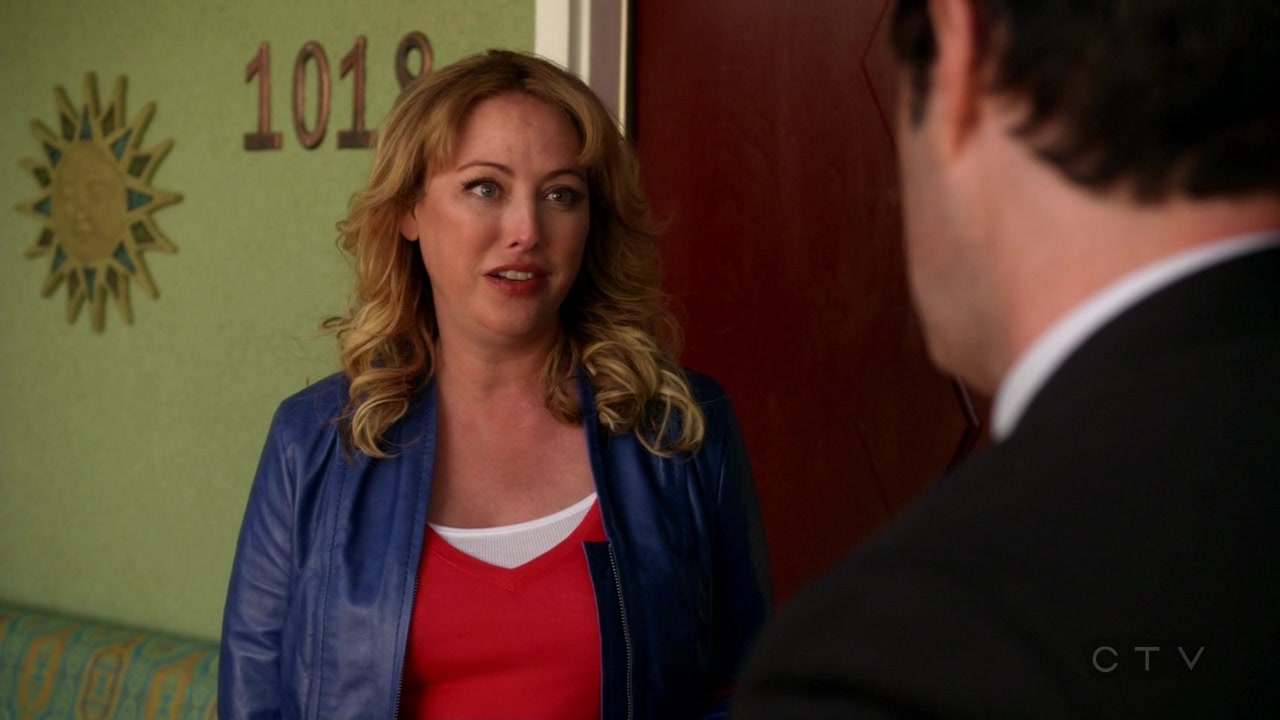 ScreenCaps_1x02-363.jpg