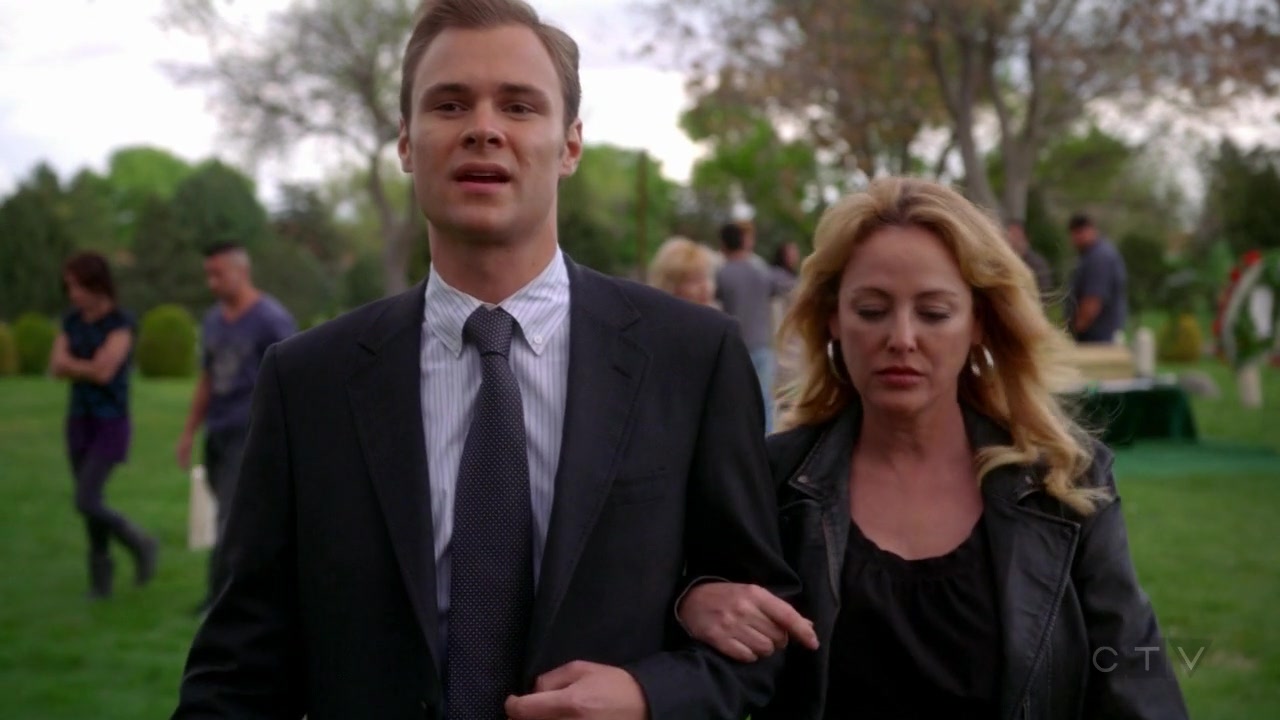 ScreenCaps_1x04-57.jpg