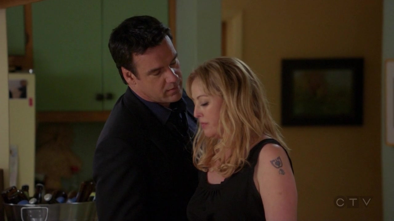 ScreenCaps_1x04-68.jpg