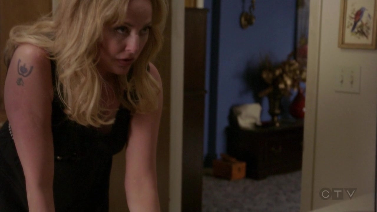 ScreenCaps_1x04-73.jpg