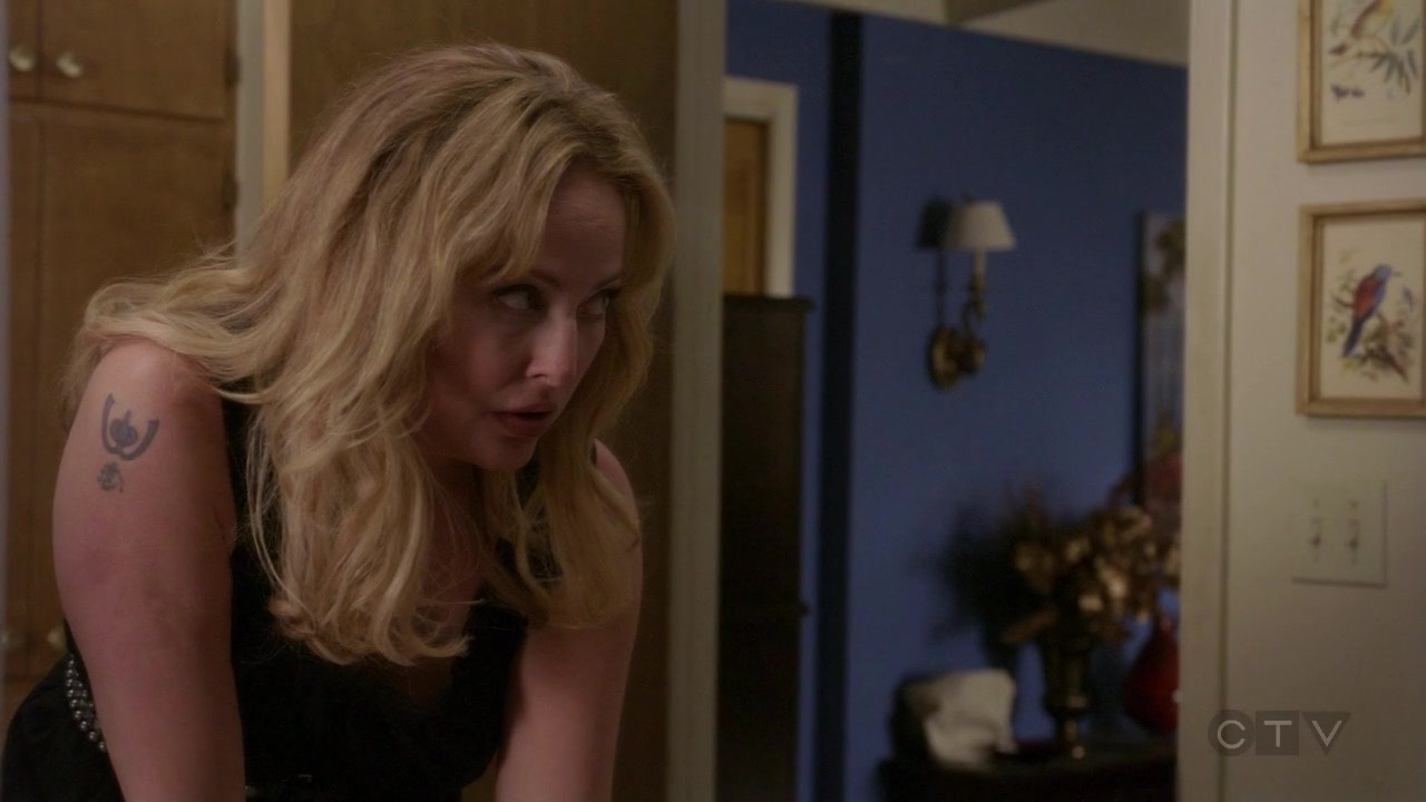 ScreenCaps_1x04-75.jpg