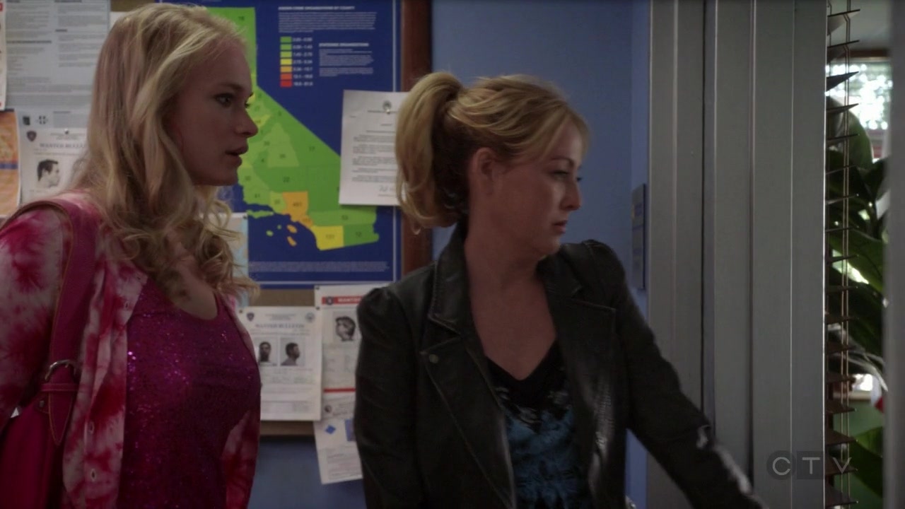 ScreenCaps_1x05-256.jpg