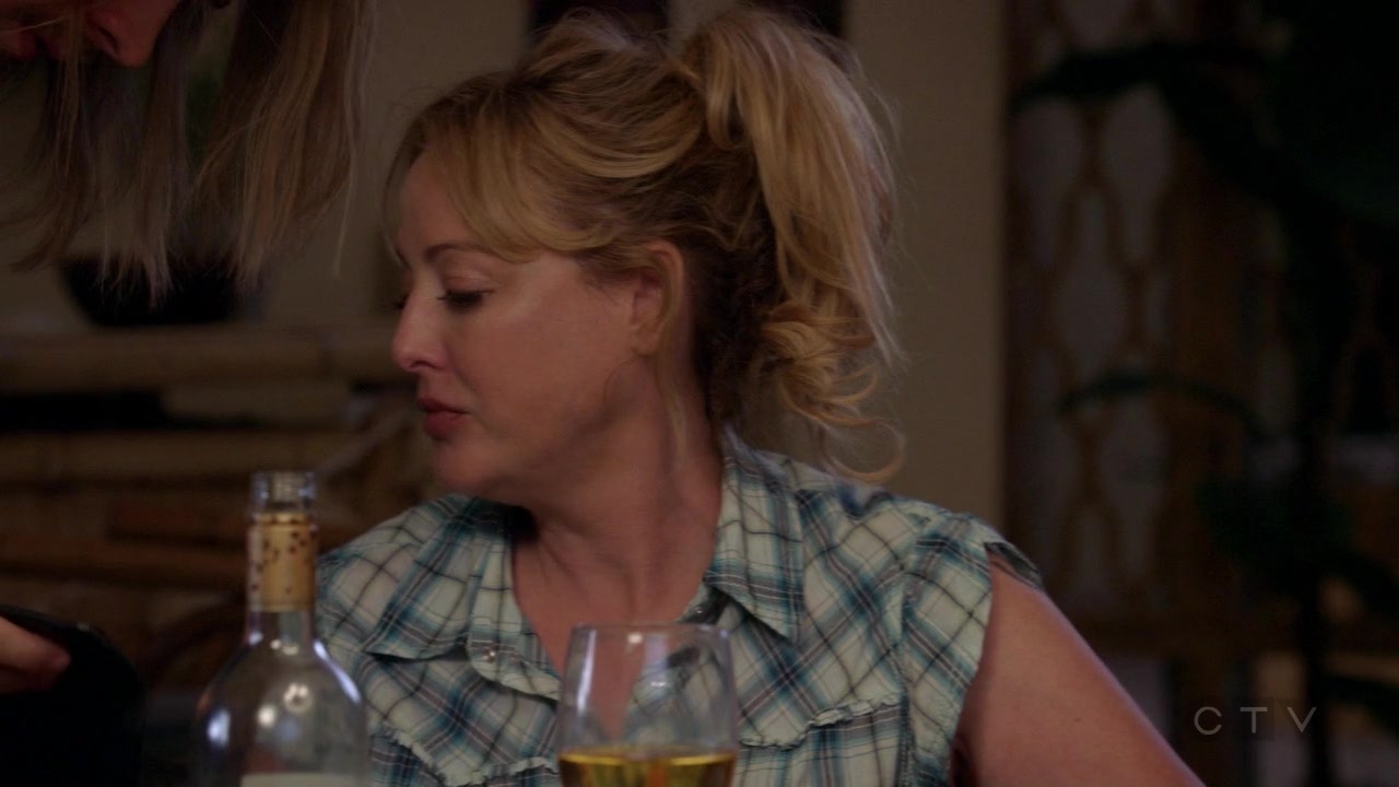 ScreenCaps_1x05-320.jpg