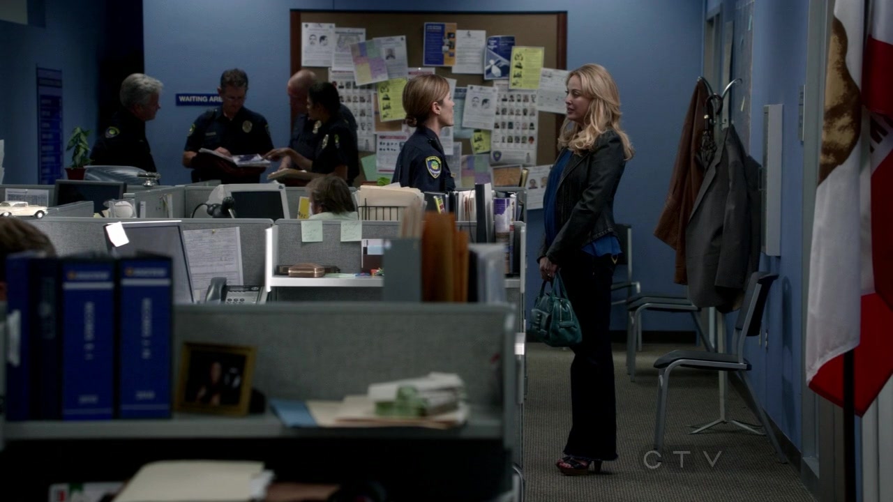 ScreenCaps_1x07-63.jpg