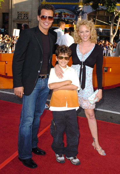 Public2005_WaroftheWorldsPremiere-32.jpg