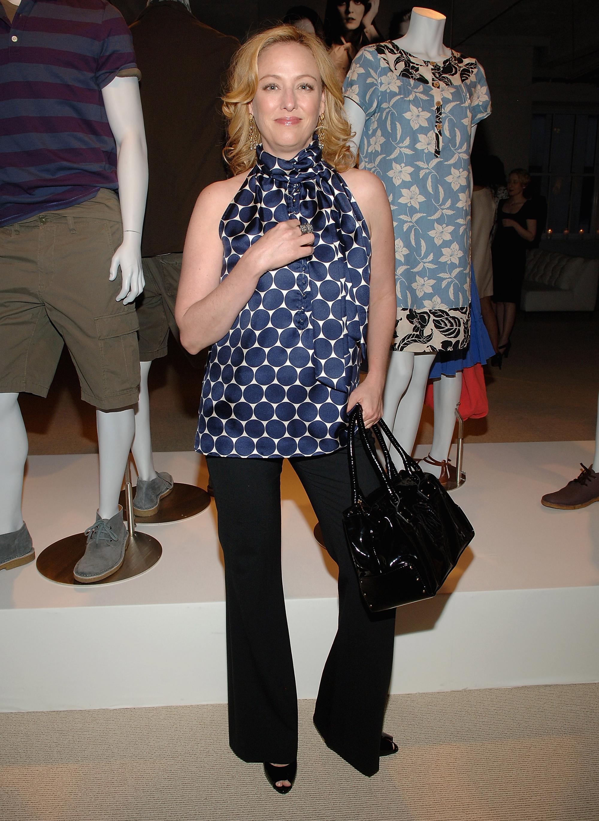Public2008_GapWhiteShirts-002.jpg