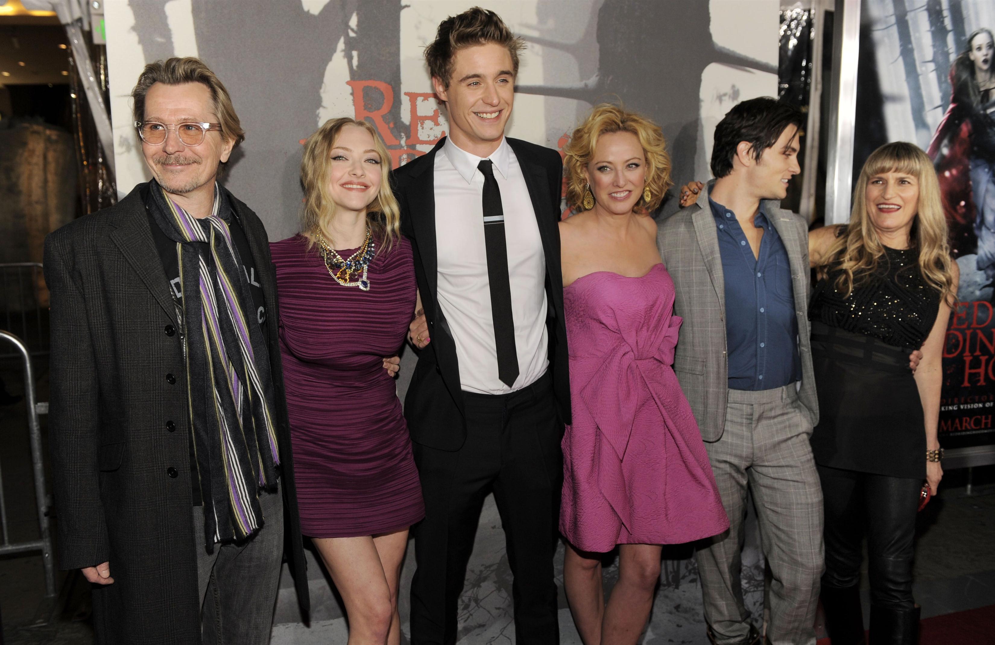 Public2011_RedRidingHoodLAPrem-201.jpg