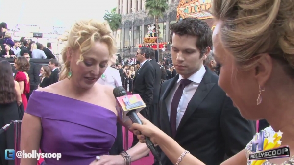AwardShows2012_Oscars_RedCarpet-254.jpg
