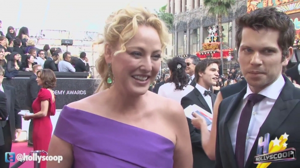 AwardShows2012_Oscars_RedCarpet-346.jpg