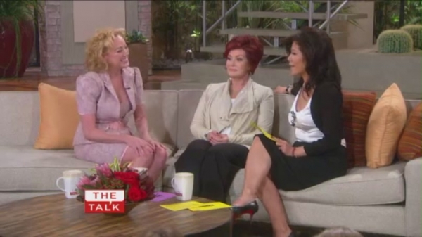 TalkShows2011_TheTalk_March09-154.jpg
