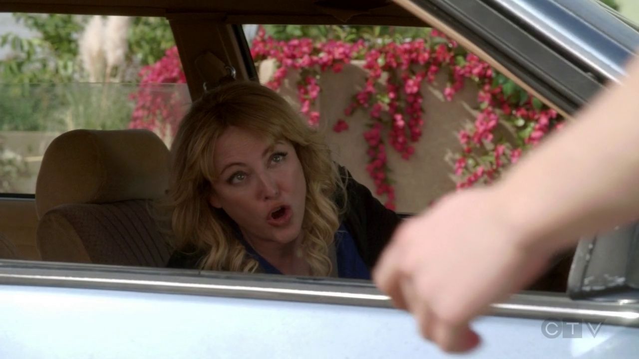 ScreenCaps_1x01-207.jpg