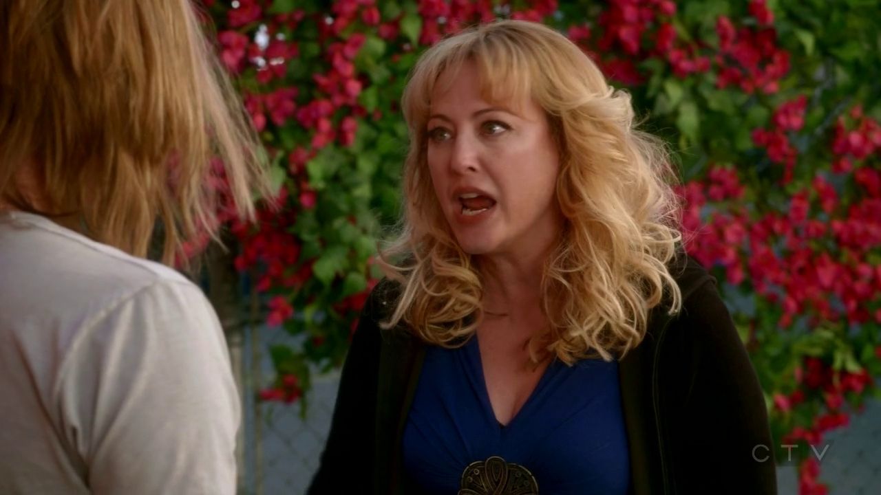 ScreenCaps_1x01-510.jpg