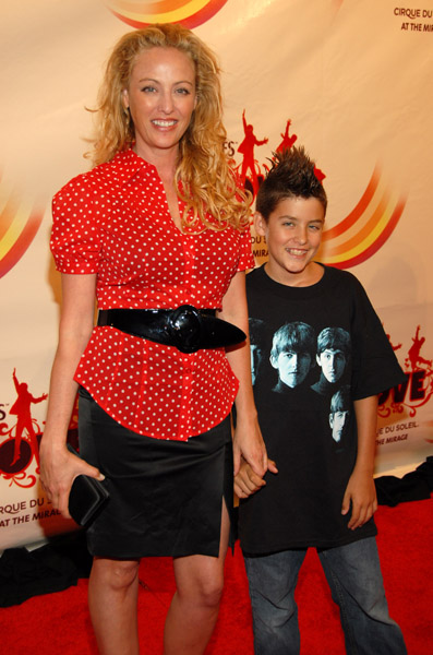 Public2006_BeatlesLegacy-7.jpg Public2006_BeatlesLegacy-7.jpg
